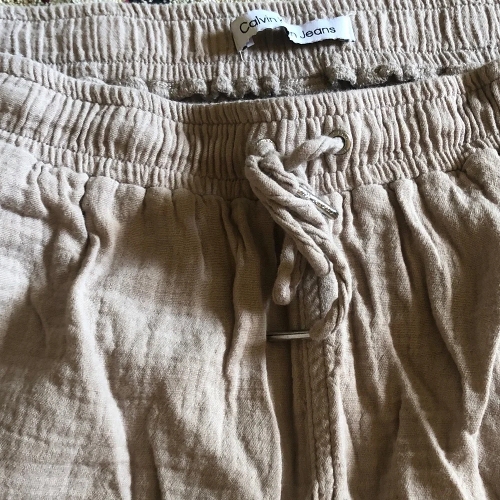 Calvin Klein Jeans Men's Light Beige Elastic Waist Joggers